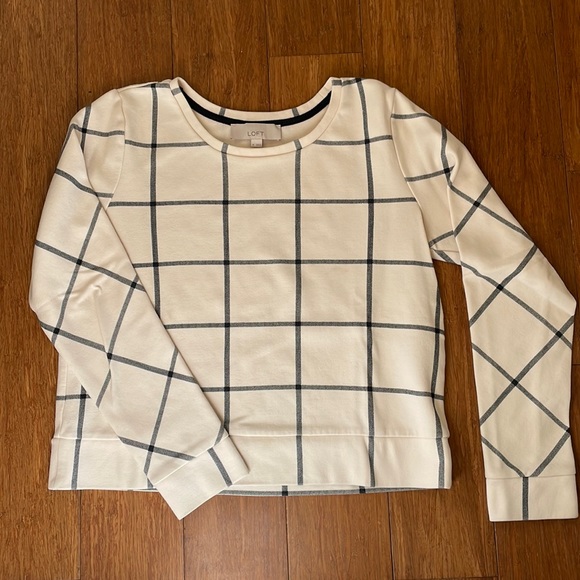 LOFT Tops - Ann Taylor LOFT Crew Neck Cropped Sweatshirt